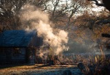 Сделал себе коптильню на участке, а сосед пожаловался пожарным