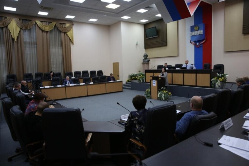 На заседании комитета по территориальному развитию города и городскому хозяйству обсудили реконструкции освещения и водоотведения в Калуге