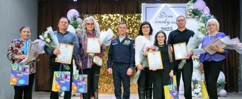 В Калуге прошёл праздник в честь опекунов и приёмных родителей