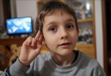 Сын освоил язык жестов, и за это на него ополчились все учителя