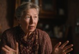 - На тебя, разведёнку, мужик позарился, нормальный, приличный, а ты опять носом крутишь! - орала мама