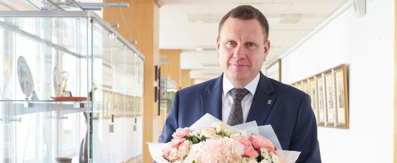 Геннадий Новосельцев поздравил жительниц региона с Международным женским днем