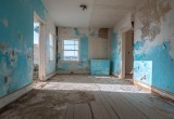 Соседи так усердно делали ремонт, что прорубили дверь в мою квартиру. А теперь отказываются оплачивать ущерб  