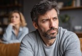 Сестра не знает, кто отец её малыша, просто ждёт, кто из её парней отреагирует на новость и позовёт замуж