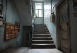 Полицейские вскрыли дверь соседской квартиры, и все застыли в шоке от увиденного