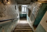 Попросил соседей не курить около мусоропровода, но был послан. Пришлось пойти на крайние меры