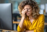 Дали мне на работе нового стажёра, а она льёт слёзы по любому поводу