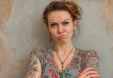 Сестра сама переехала к мужу в другой город, теперь требует переезда мамы, чтобы та помогла с ребёнком 