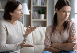 Мать считает меня предательницей, потому что я от неё съехала, но у меня своя правда 