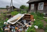 Соседи решили, что нам &laquo;плевать на дачу&raquo;, и превратили наш участок в свалку строительного мусора