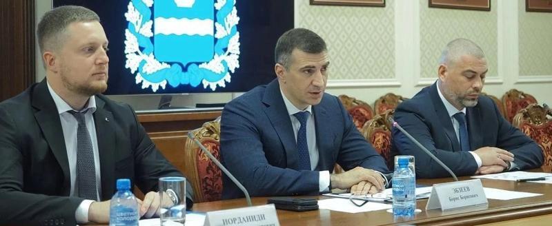 Владислав Шапша и Борис Эбзеев обсудили развитие электросетевого комплекса Калужской области 