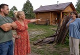 Соседка хотела заставить нас снести баню, но поплатилась собственным забором