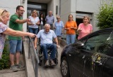 Соседи заблокировали пандус, пришлось всему дому объединиться и вступить в &ldquo;яичную&rdquo; войну