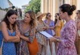 Учительница устроила летом экскурсию, но позвала только избранных. Моя дочь почувствовала себя изгоем