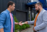 У друга свой бизнес, а долг в размере тридцати тысяч мне удалось из него вытрясти только волей случая