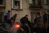 Соседи купили сыну мопед, и теперь у нас под окнами собирается толпа детей на тарахтящих драндулетах