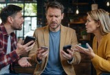 Друг превратил меня в испорченный телефон между ним и бывшей супругой