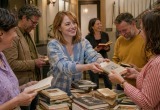 Ненужные книги объединили всех соседей и помогли организовать книжный клуб
