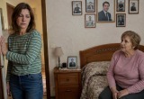 В спальне мамы стоят только фотографии моего младшего брата, а моих детей и меня нет