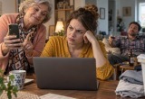 Свекровь скидывает мне вакансии "нормальной работы", при которой я буду успевать обслуживать мужа