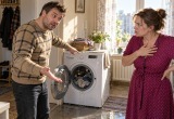 Как ты думаешь, мне машинку в магазин сдать или от негодной хозяйки избавиться? - спросил я у жены