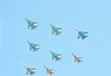 "Витязи" и "Стрижи" репетируют Парад Победы в небе над Калугой. Фотографии.