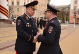 Калужские полицейские на Театральной площади провели строевой смотр