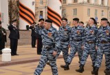 Калужские полицейские на Театральной площади провели строевой смотр