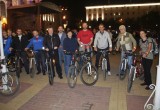 В велопробеге по ночной Калуге принял участие градоначальник. Фотоотчет