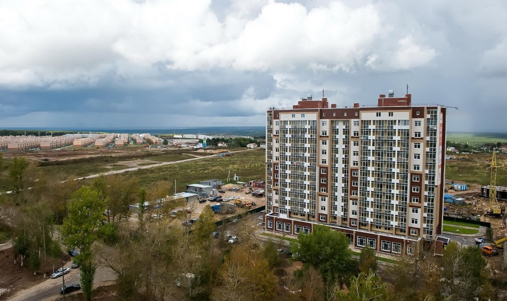 Купить квартиру на правом берегу в калуге. ЖК острова Калуга. Район хороший Калуга. Правый берег Калуга хороший. Мкр хороший Калуга.