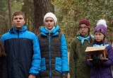 Калужские школьники провели экологическую акцию в Комсомольской роще