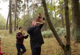Калужские школьники провели экологическую акцию в Комсомольской роще