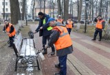 Городские службы очистили и отмыли парк Циолковского. Фотоотчет