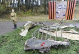 Установлен памятник погибшим летчикам, чей самолет был поднят со дна Угры. Фотоотчет 