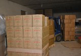 Полиция и ФСБ прикрыли огромный цех по производству поддельного алкоголя. Фото и видео!