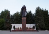 Ранним утром на воинском кладбище в Калуге прошел митинг памяти. Фото