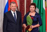 Анатолий Артамонов вручил государственные и областные награды землякам