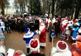 В Калуге Деды Морозы провели парад