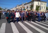 В Калуге прошло торжественное шествие в честь Дня Победы (фото)