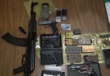 ФСБ обнародовала оперативное видео штурма подпольной оружейной мастерской