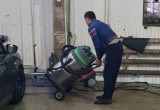 Полицейские нашли нелегалов на автомойке в Калуге
