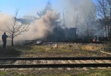 В Калуге произошел пожар возле железнодорожного переезда