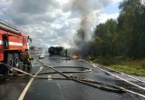 Грузовик с топливом перевернулся и сгорел на трассе Калуга - Тула