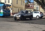 Такси врезалось в столб на улице Ленина