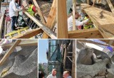 Ход реставрации рельефов на бывшем здании ВНИИМЭТ проверил Алексей Комов 