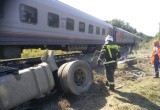 Разбитый в ДТП локомотив отбуксировали в Калугу (видео, фото с места ДТП)