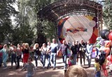 В Калуге прошел семейный фестиваль уличных театров "Вам билетик" (фото)