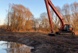 В Калужской области спасают обмелевшую реку