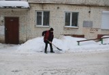 Калужане провели Дмитрия Денисова по утопленным в снегу дворам
