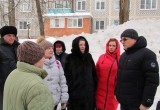 Калужане провели Дмитрия Денисова по утопленным в снегу дворам